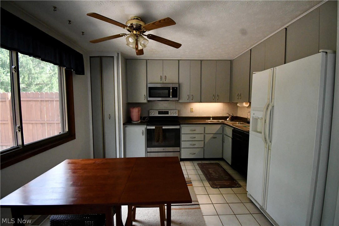 10809 Waterfall Road Strongsville, OH 44149 - Photo 4 of 13 Gallery Image 4