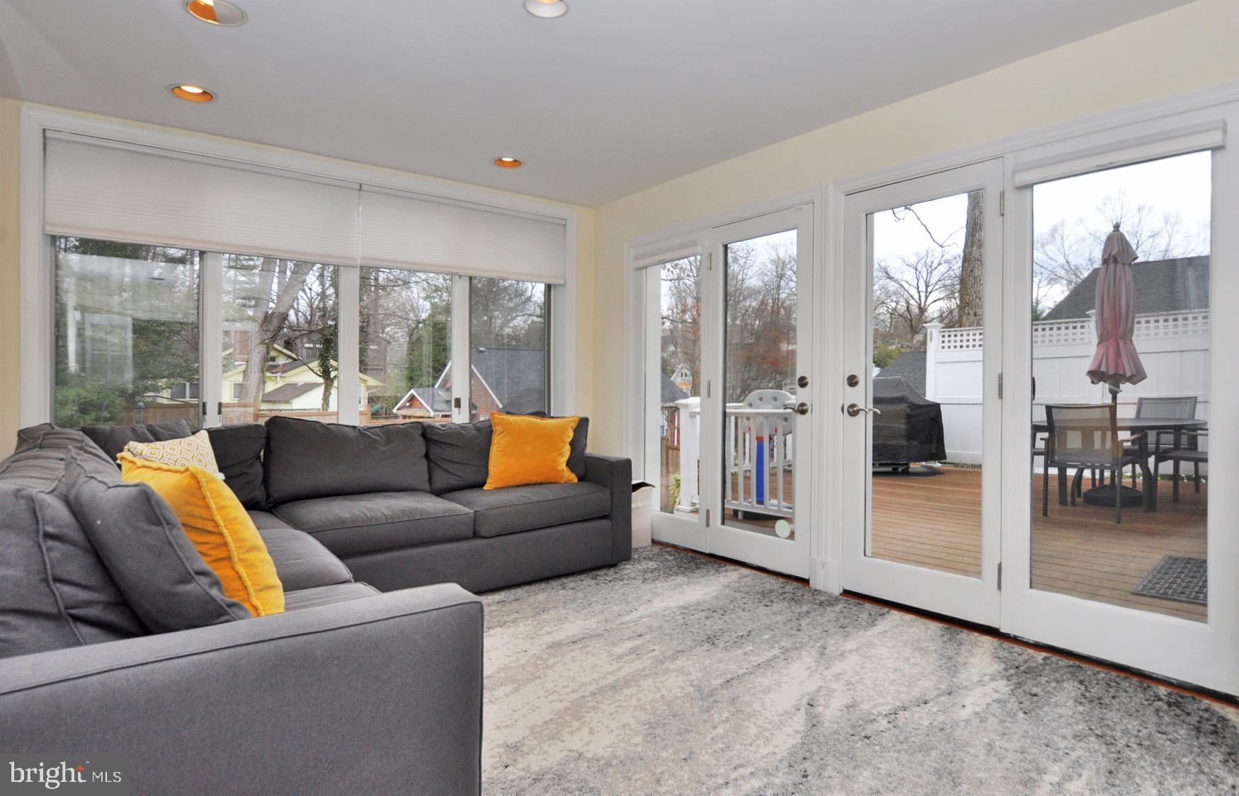 5303 Waneta Road Bethesda, MD 20816 - Photo 12 of 40 Family Room off the Breakfast Nook