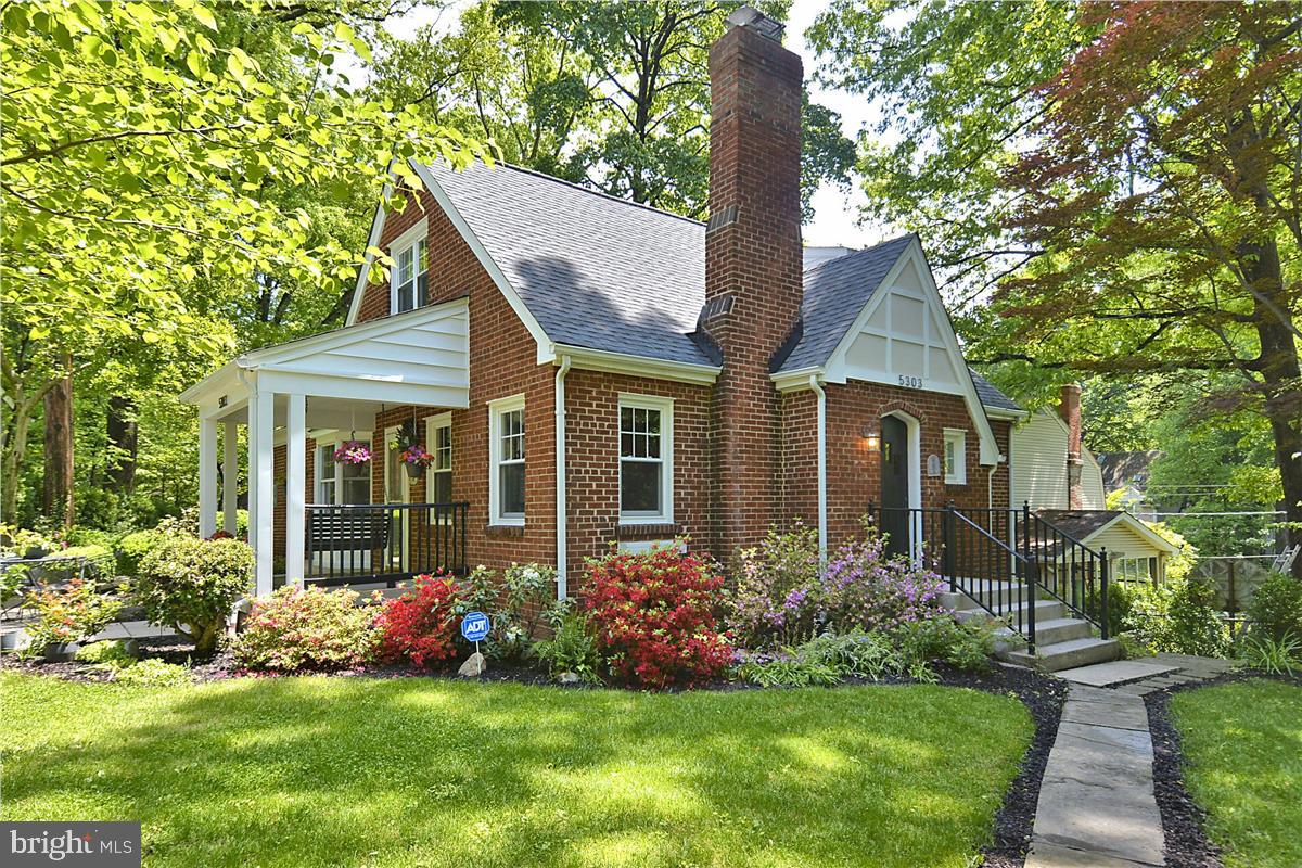 5303 Waneta Road Bethesda, MD 20816 - Photo 4 of 40 Springtime
