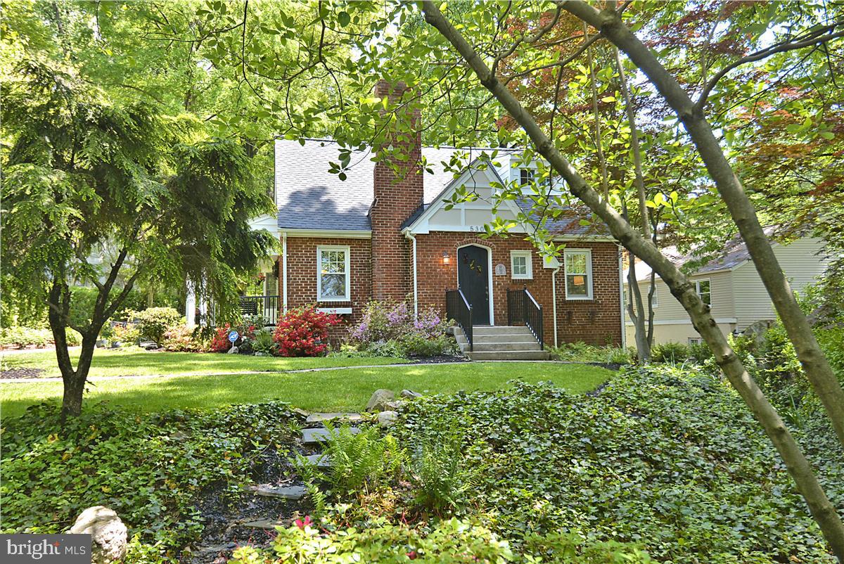 5303 Waneta Road Bethesda, MD 20816 - Photo 40 of 40 Springtime