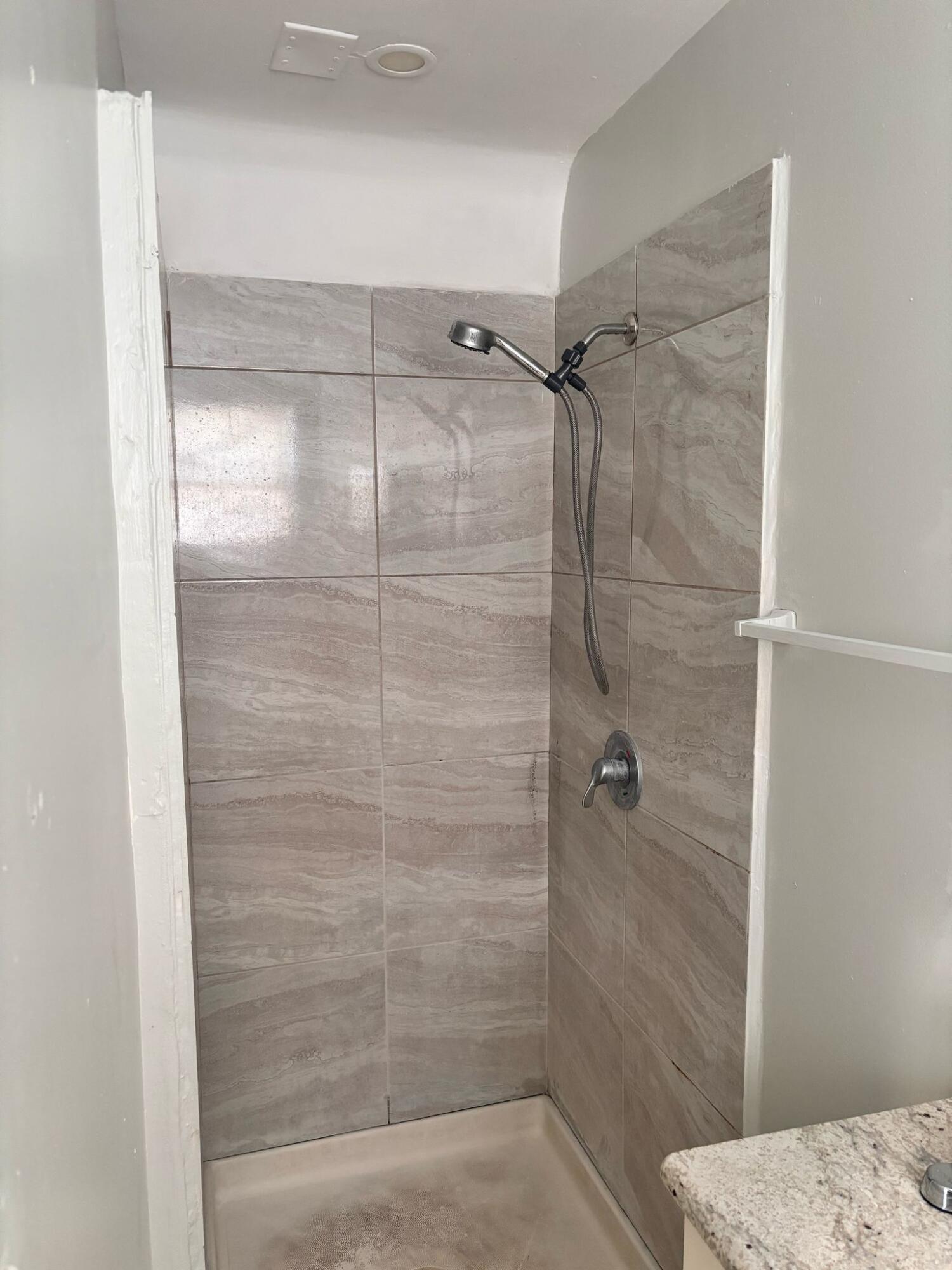 817 7th Street West Palm Beach, FL 33401 - Photo 7 of 7 Pic-8