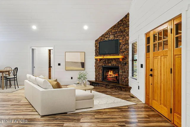 $649,900 | 231 Sunset Boulevard, White Pine, TN 37890