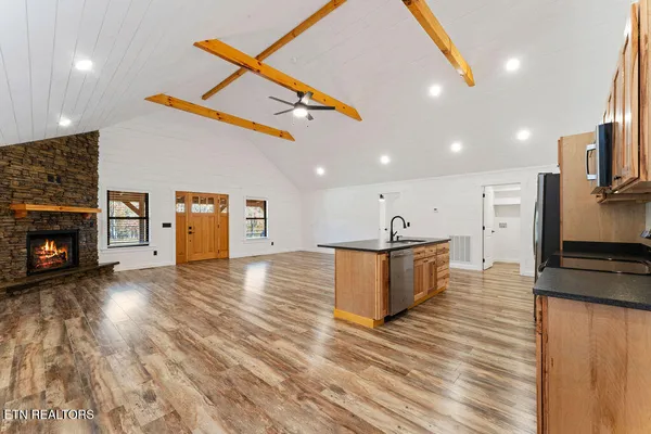 $629,900 | 231 Sunset Boulevard, White Pine, TN 37890