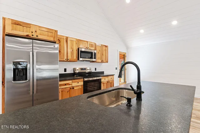 $649,900 | 231 Sunset Boulevard, White Pine, TN 37890