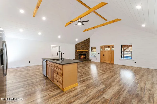 $629,900 | 231 Sunset Boulevard, White Pine, TN 37890