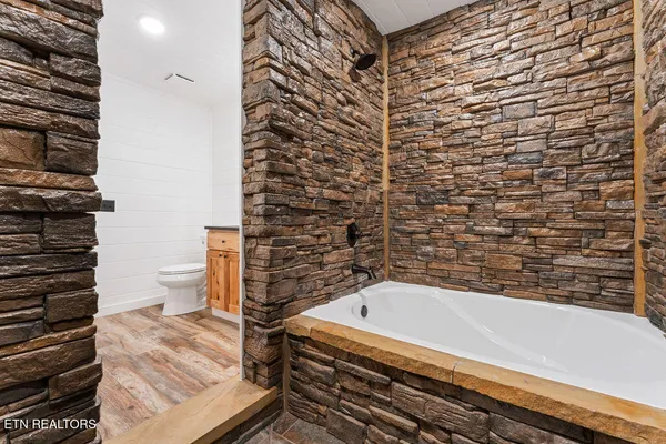 $629,900 | 231 Sunset Boulevard, White Pine, TN 37890