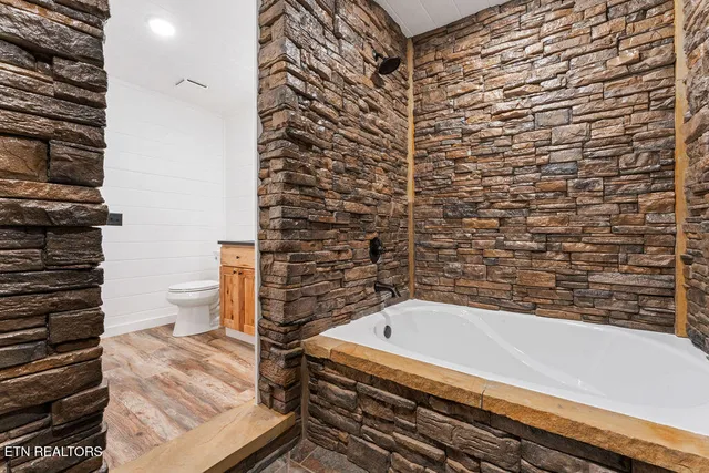 $649,900 | 231 Sunset Boulevard, White Pine, TN 37890