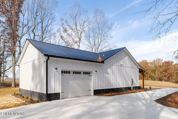 $629,900 | 231 Sunset Boulevard, White Pine, TN 37890