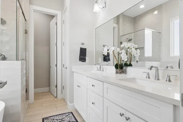 $2,250 | 5904 Gardendale Drive, Unit E, Houston, TX 77092