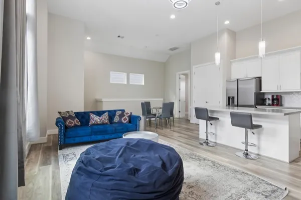 $2,250 | 5904 Gardendale Drive, Unit E, Houston, TX 77092