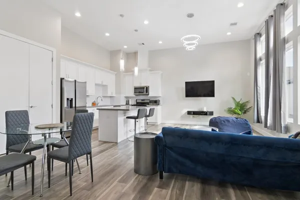 $2,250 | 5904 Gardendale Drive, Unit E, Houston, TX 77092