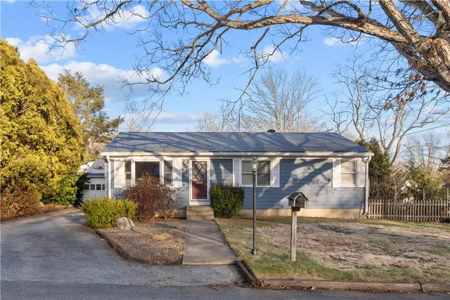 $440,000 | 159 Old County Road, Smithfield, RI 02917