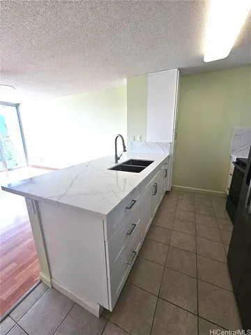 $2,190 | 1448 Young Street, Unit 1107, Honolulu, HI 96814