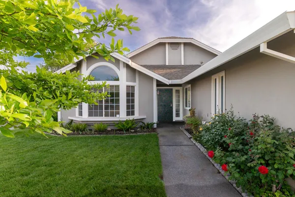 $499,900 | 1 Pinache Court, Sacramento, CA 95838