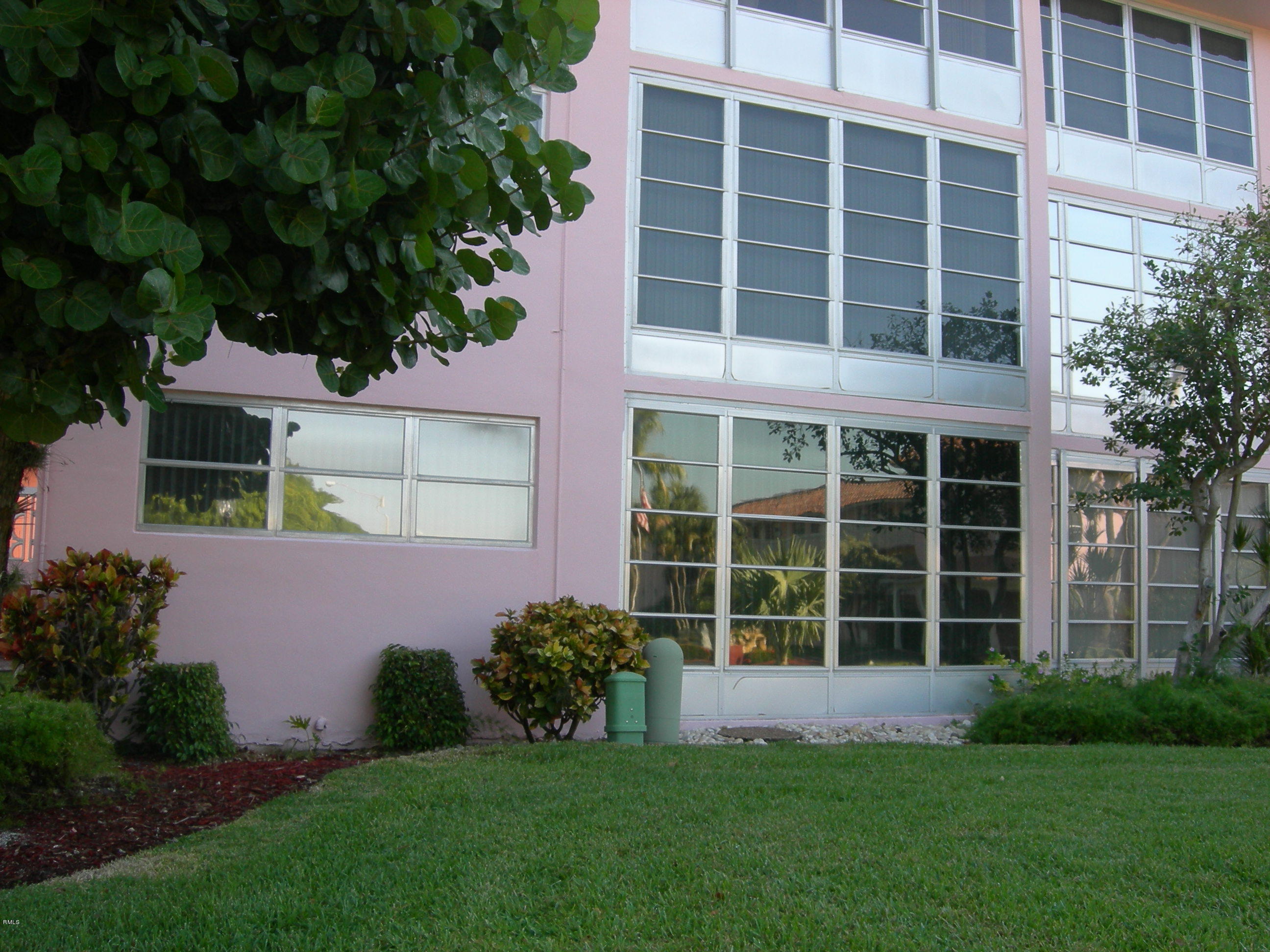 400 Northeast 20th Street, Unit C108 Boca Raton, FL 33431 - Photo 1 of 7 Exterior