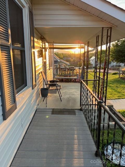 70 3rd Street, Unit 87 Marion, NC 28752 - Photo 20 of 22 a view of railway station with sitting area