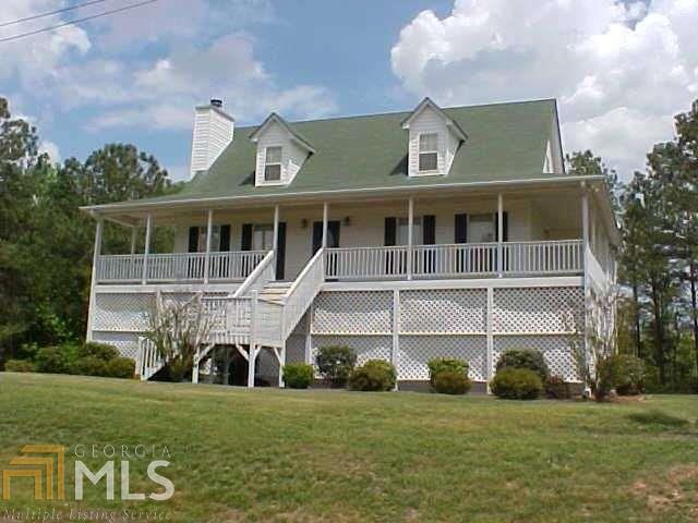 Beautiful home with covered porch and back deck