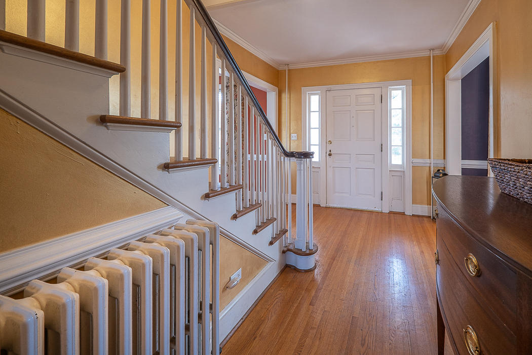 8347 Roanoke Road Fincastle, VA 24090 - Photo 14 of 60 Foyer