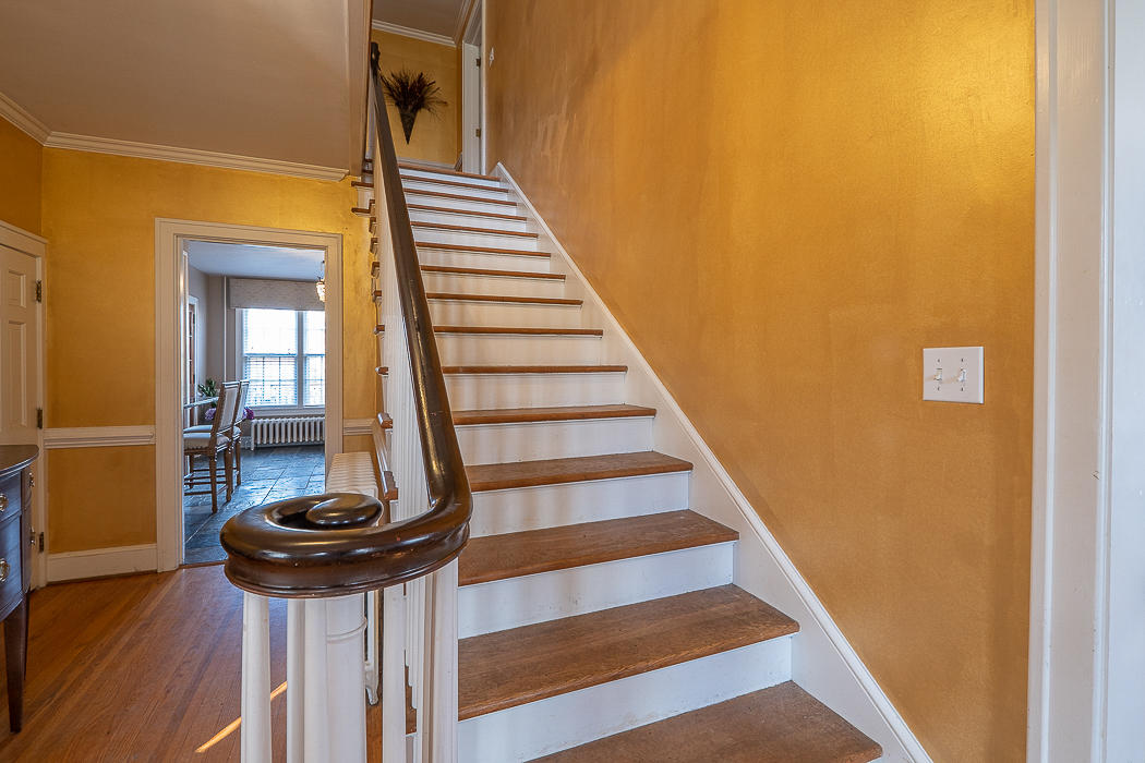8347 Roanoke Road Fincastle, VA 24090 - Photo 22 of 60 Stairway