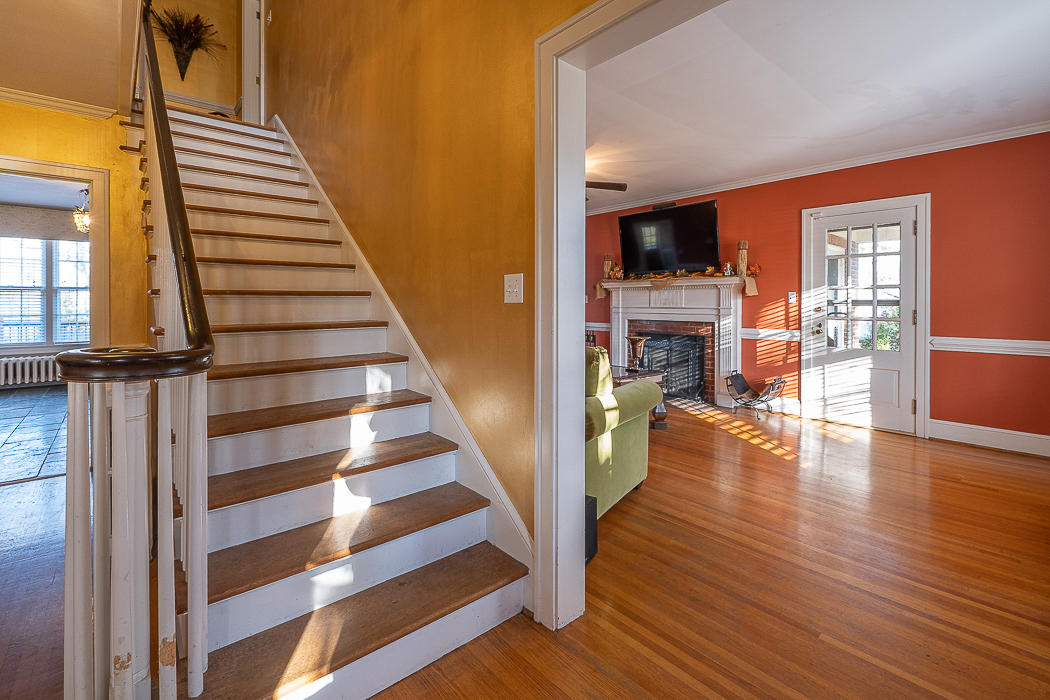 8347 Roanoke Road Fincastle, VA 24090 - Photo 5 of 60 The large welcoming foyer