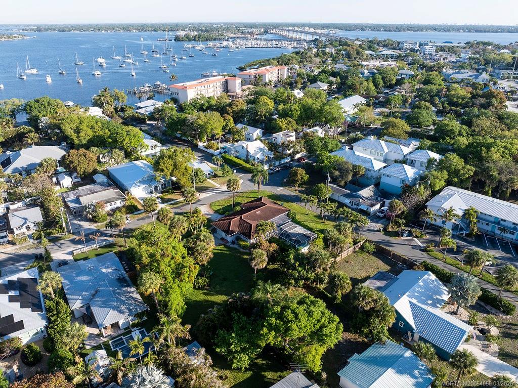 701 Southwest Cleveland Avenue Stuart, FL 34994 - Photo 11 of 47