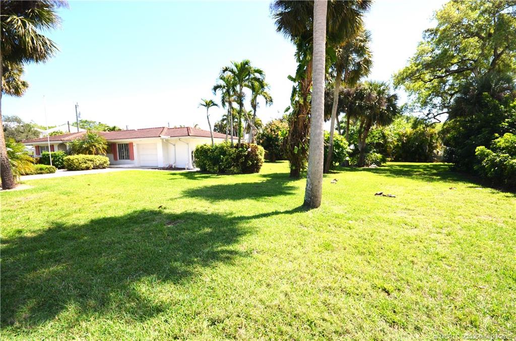 701 Southwest Cleveland Avenue Stuart, FL 34994 - Photo 15 of 47