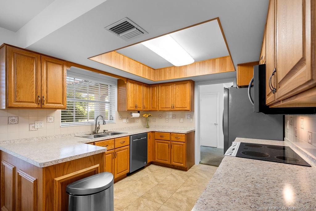 701 Southwest Cleveland Avenue Stuart, FL 34994 - Photo 25 of 47