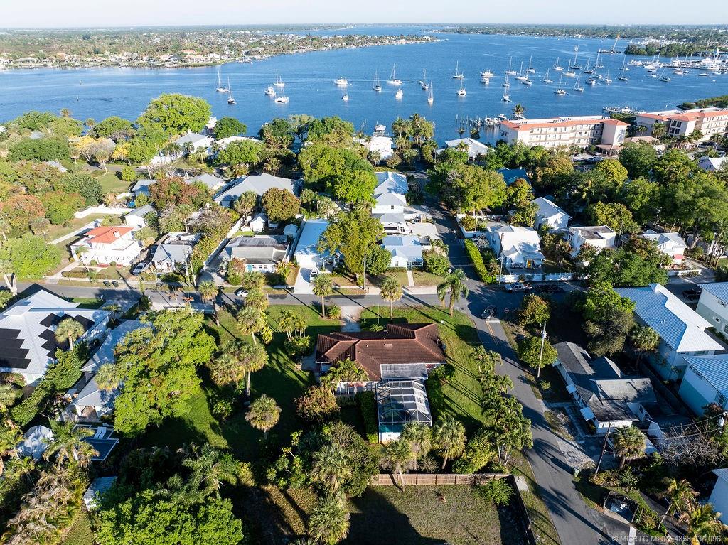 701 Southwest Cleveland Avenue Stuart, FL 34994 - Photo 8 of 47