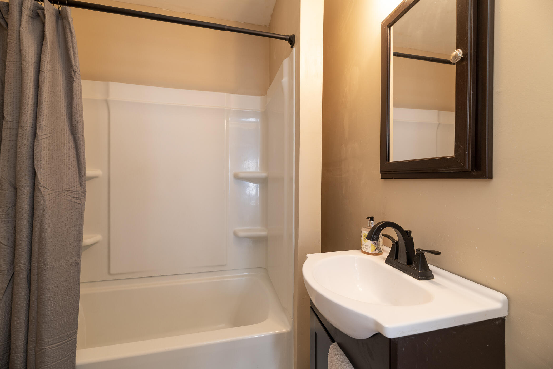 2132 Amherst Avenue Kalamazoo, MI 49008 - Photo 18 of 48 2132 Amherst-19