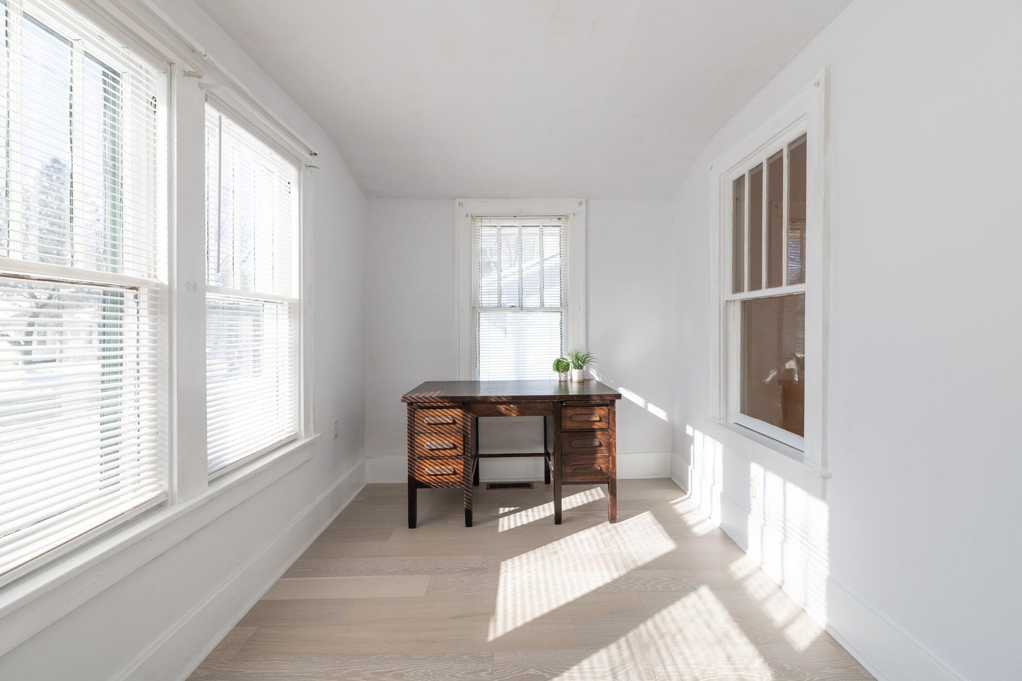 2132 Amherst Avenue Kalamazoo, MI 49008 - Photo 5 of 48 2132 Amherst-5