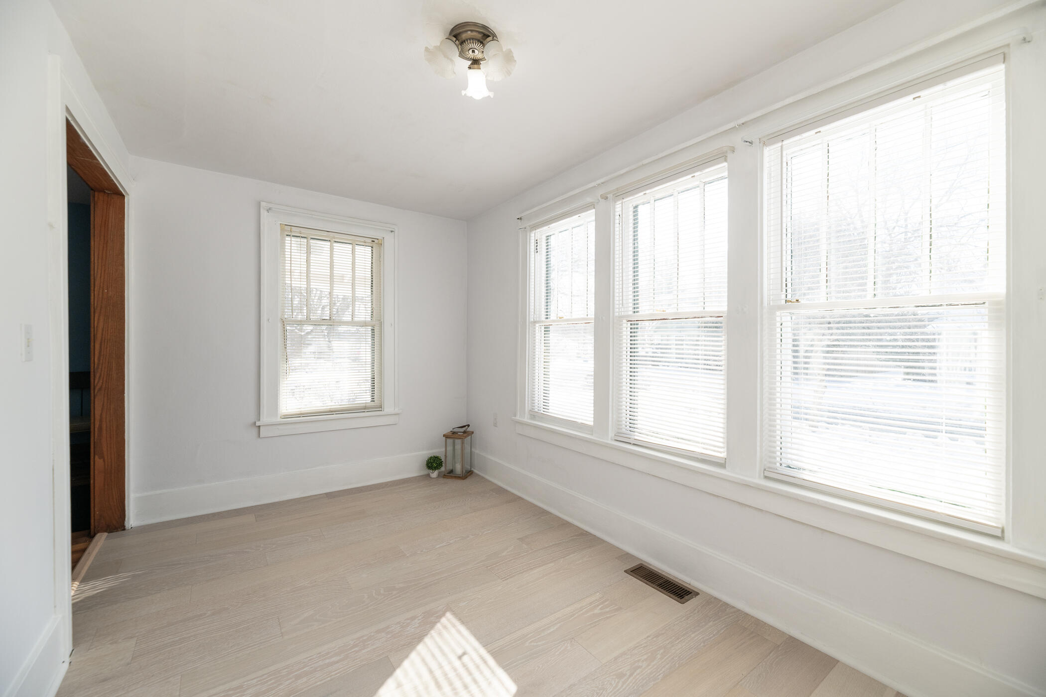 2132 Amherst Avenue Kalamazoo, MI 49008 - Photo 6 of 48 2132 Amherst-6