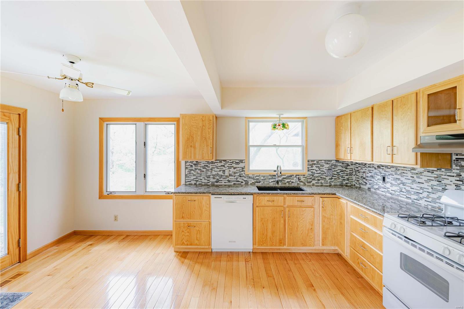 902 Ridge Tree Lane St. Louis, MO 63131 - Photo 14 of 41 Gallery Image 14