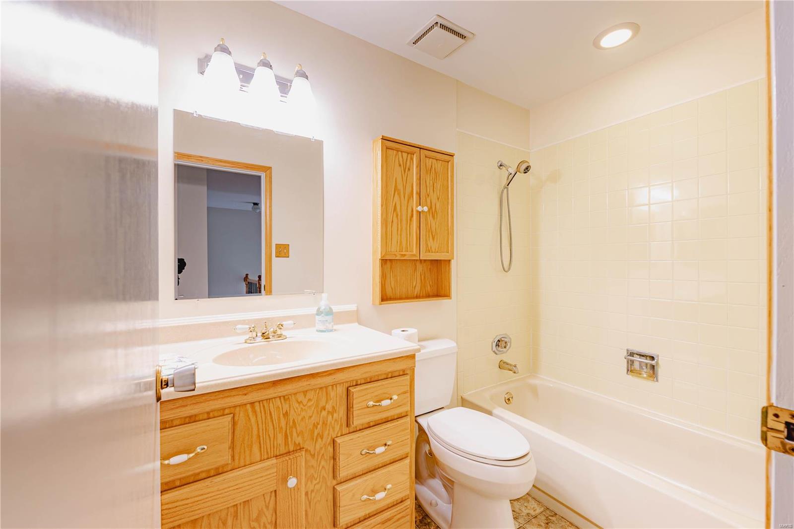 902 Ridge Tree Lane St. Louis, MO 63131 - Photo 32 of 41 Gallery Image 32