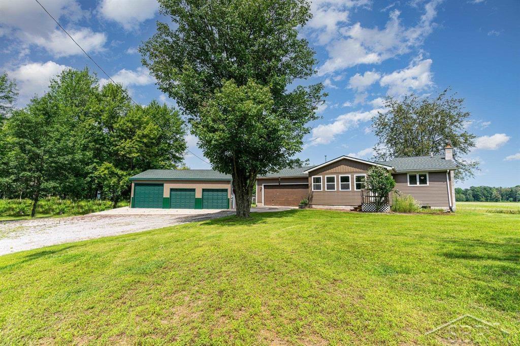 4275 East Bombay Road Midland, MI 48642 - Photo 3 of 24 50118534-2.JPG