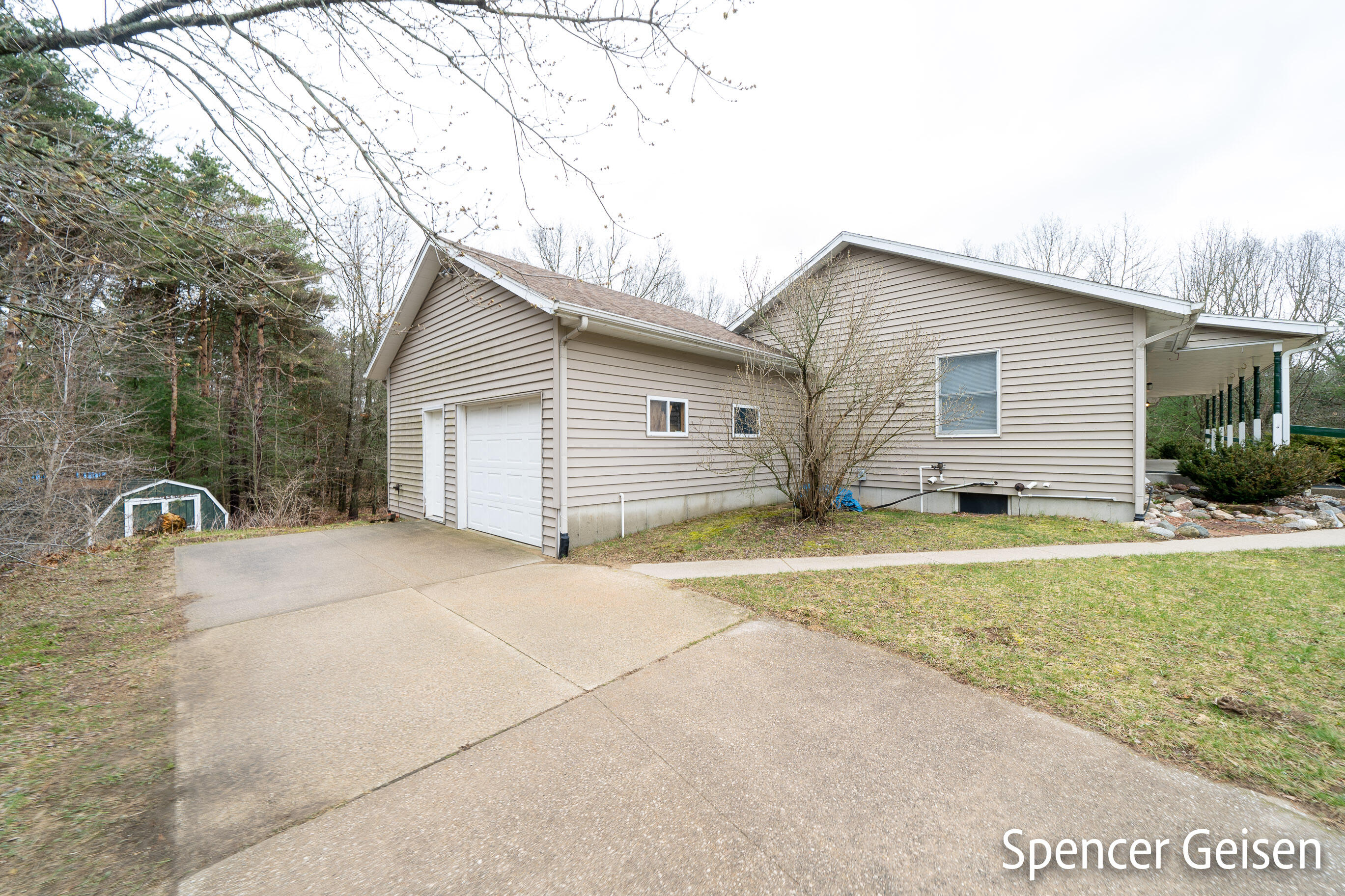 10443 Stakes Road Greenville, MI 48838 - Photo 4 of 49 10443 S Stakes Rd., Greenville, Michigan