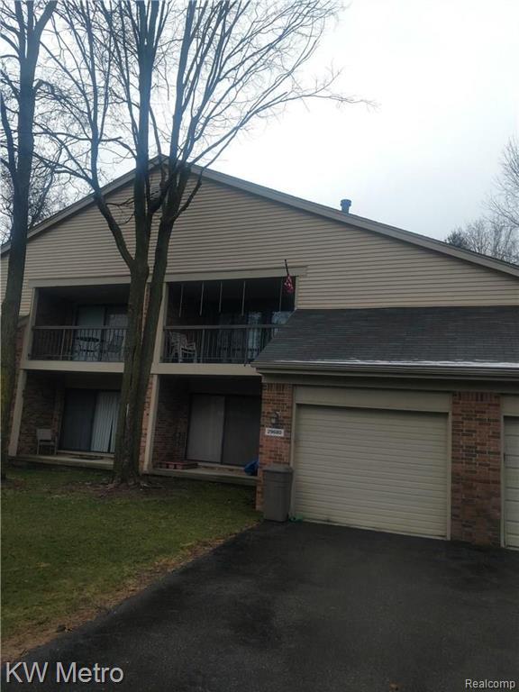 29682 Pine Ridge Circle Farmington Hills, MI 48331 - Photo 3 of 12