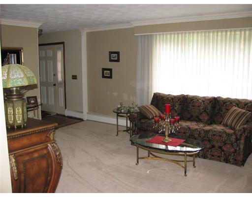 36 Falcon Ridge Drive Exeter, RI 02822 - Photo 5 of 11 Living Room.