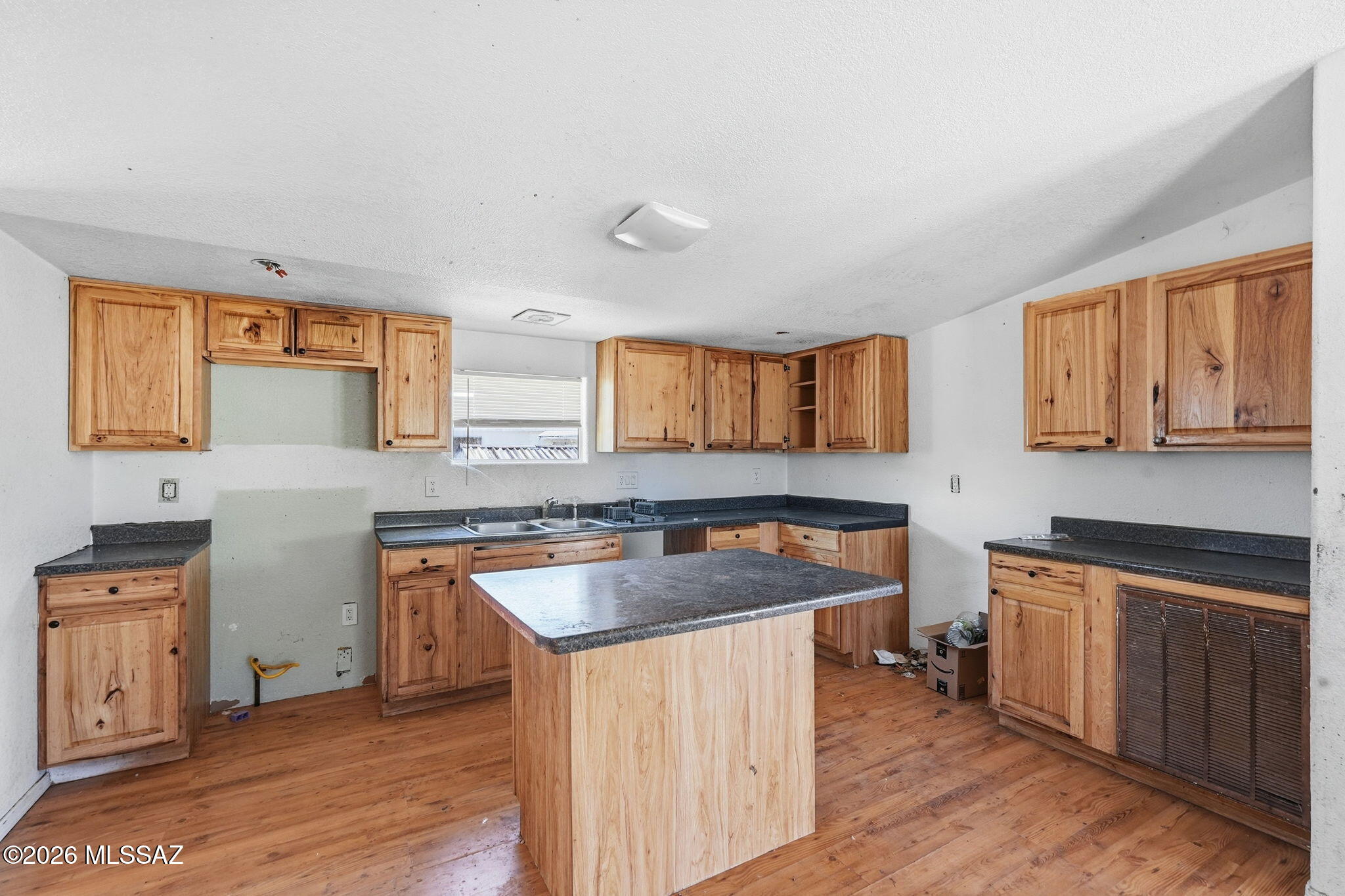 6811 North Guthrie Road Tucson, AZ 85743 - Photo 13 of 35 013_ListerPros
