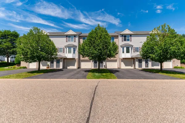 $199,900 | 4960 Emmit Drive North, Unit 6, Hugo, MN 55038