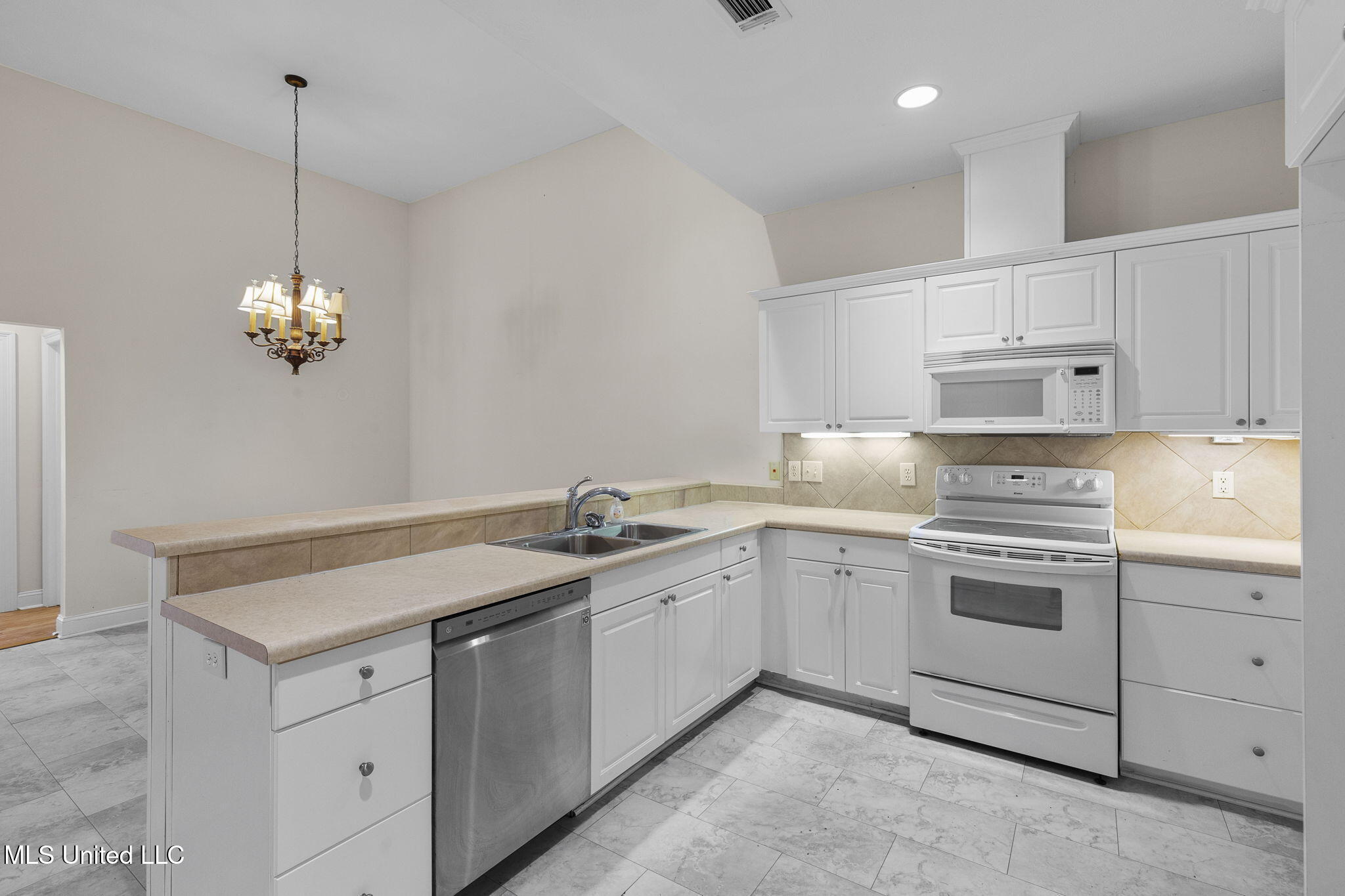 310 Independence Boulevard Flowood, MS 39232 - Photo 13 of 35 13-web-or-mls-310 Independence-13