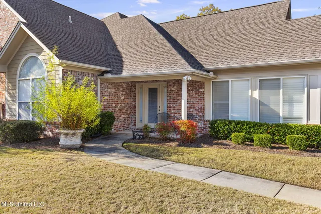 $314,900 | 310 Independence Boulevard, Flowood, MS 39232