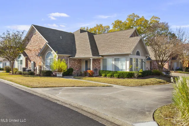 $314,900 | 310 Independence Boulevard, Flowood, MS 39232