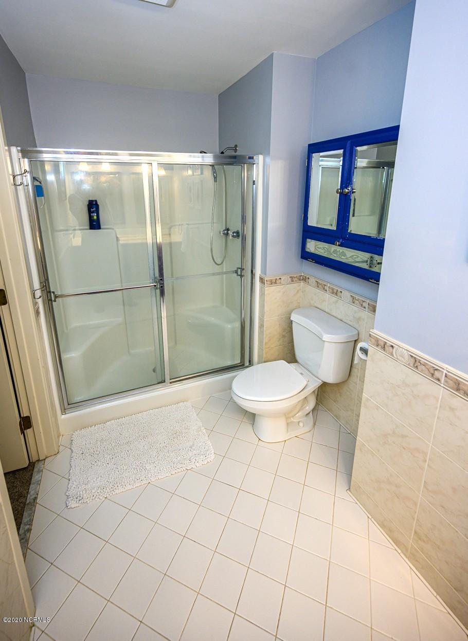 212 Middle Street, Unit 301 New Bern, NC 28560 - Photo 15 of 25 master bath 1