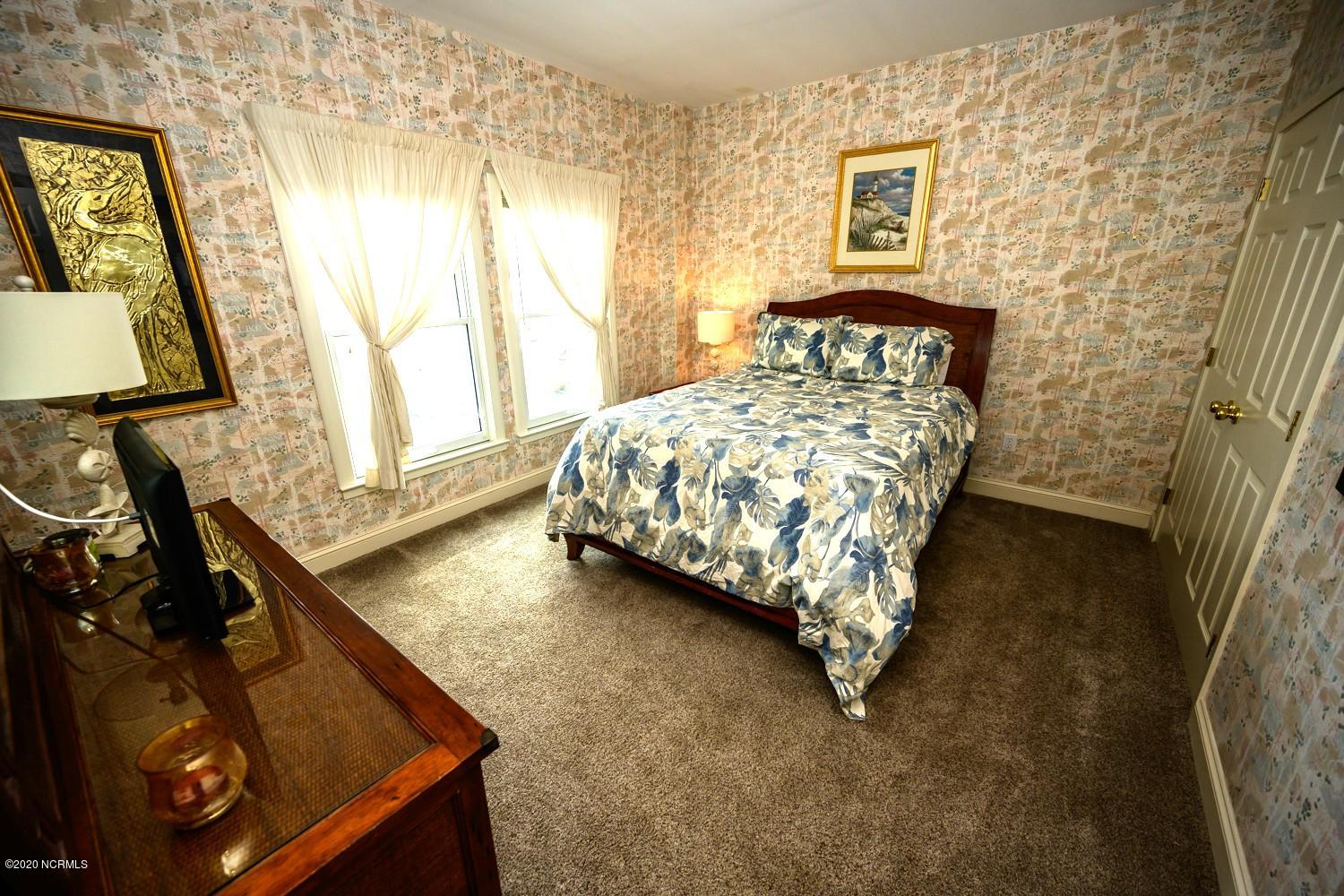 212 Middle Street, Unit 301 New Bern, NC 28560 - Photo 18 of 25 second bedroom