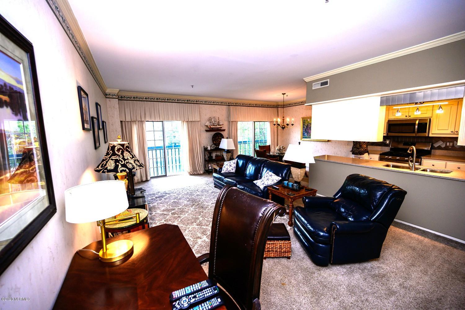 212 Middle Street, Unit 301 New Bern, NC 28560 - Photo 4 of 25 living room 2