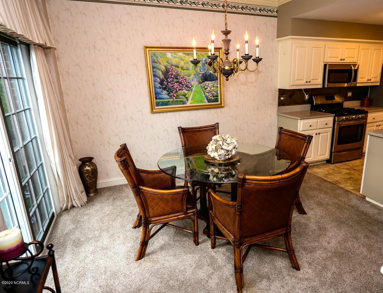 212 Middle Street, Unit 301 New Bern, NC 28560 - Photo 6 of 25 dining room