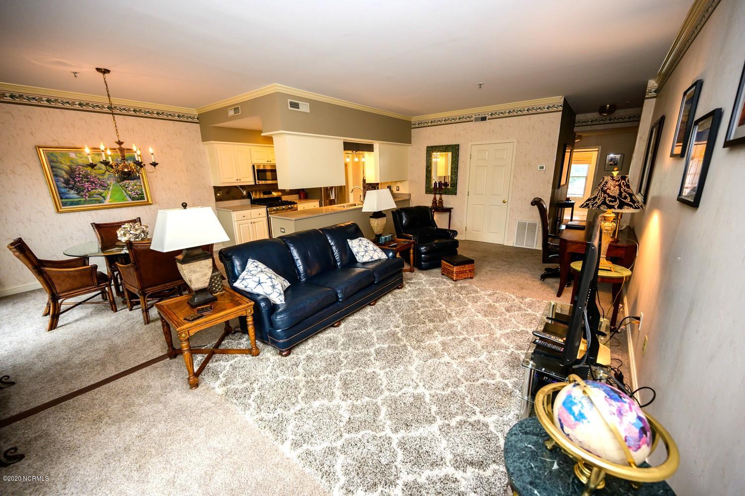 212 Middle Street, Unit 301 New Bern, NC 28560 - Photo 7 of 25 living room