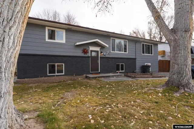$349,000 | 1013 Eastview Drive, Riverton, WY 82501