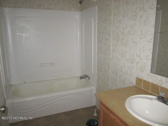 1508 Long Horn Road Middleburg, FL 32068 - Photo 17 of 25 Second Bath