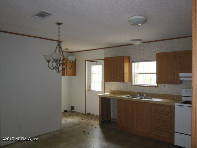 1508 Long Horn Road Middleburg, FL 32068 - Photo 5 of 25 Kitchen
